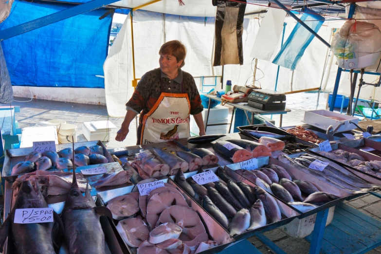 Рыбный рынок в городе Марсашлокк